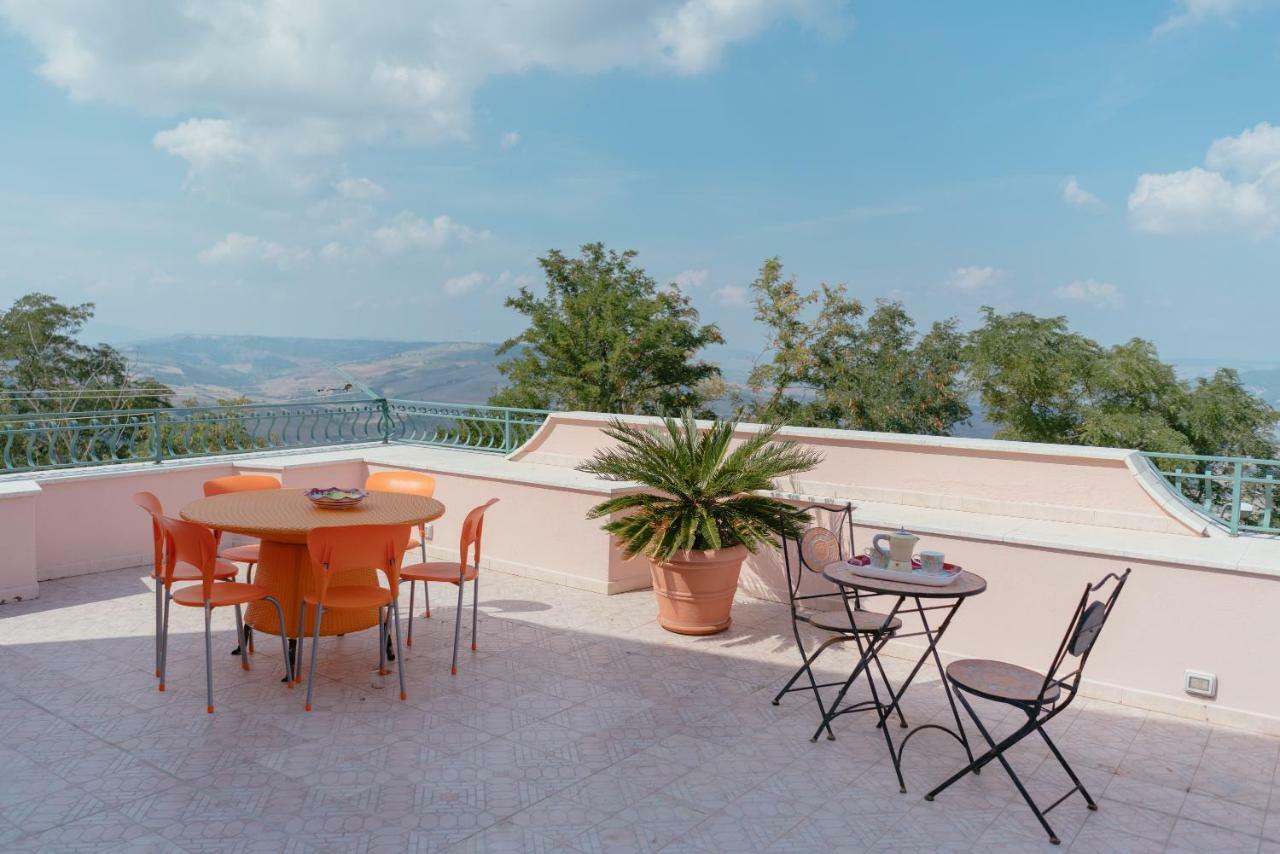 Vila Le Ginestre Miglionico Exteriér fotografie